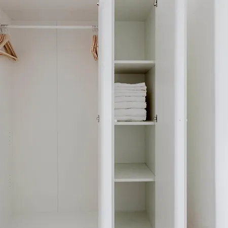Rostovska By Blueground Apartment