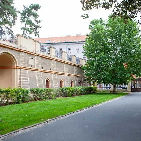 Blueground Vrsovice Residence Praga